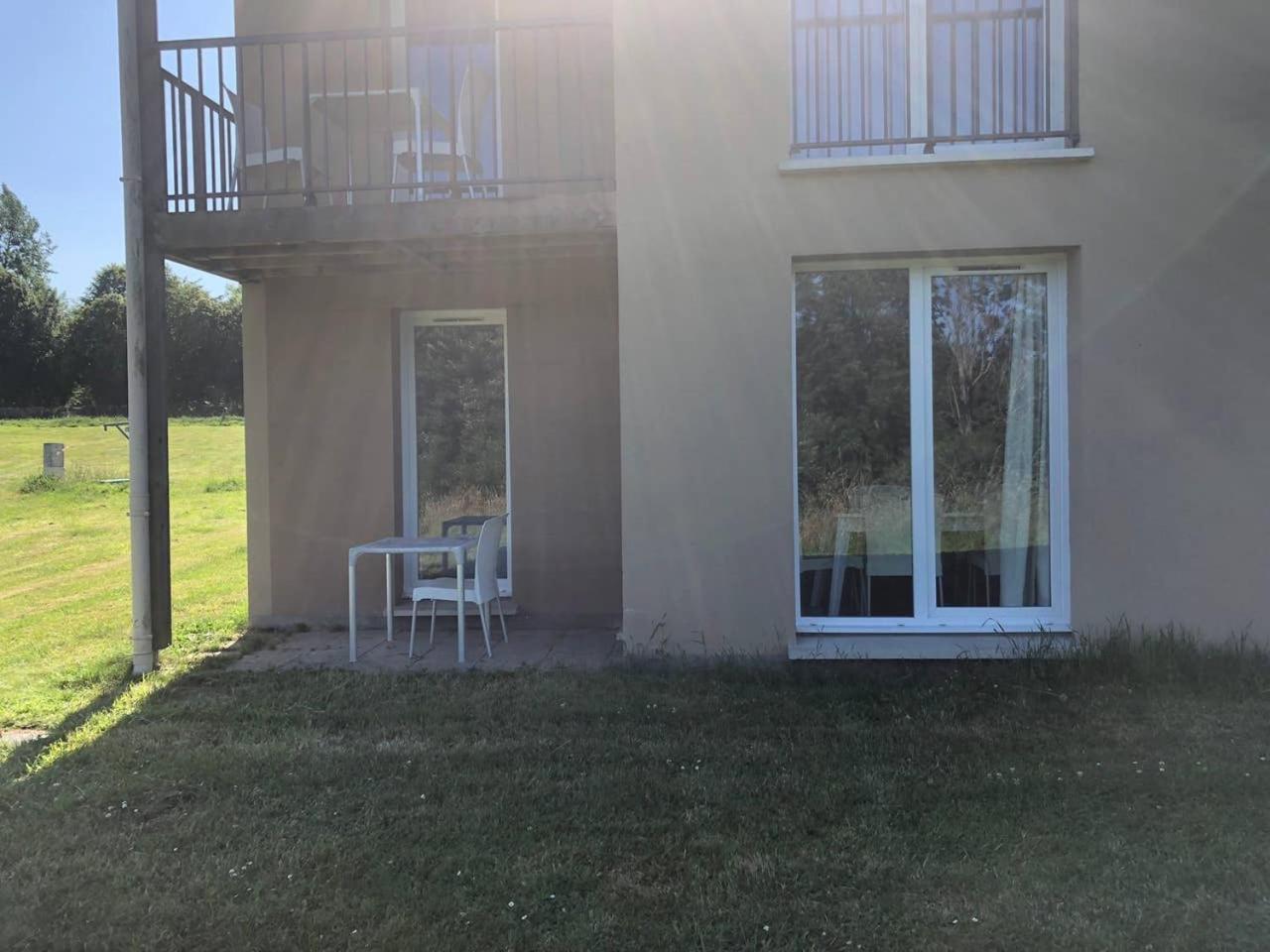 Appartement T2 Cabine Dans Residence Avec Piscine Proche Honfleur - Deauville - Pont L'Eveque Equemauville Exterior photo